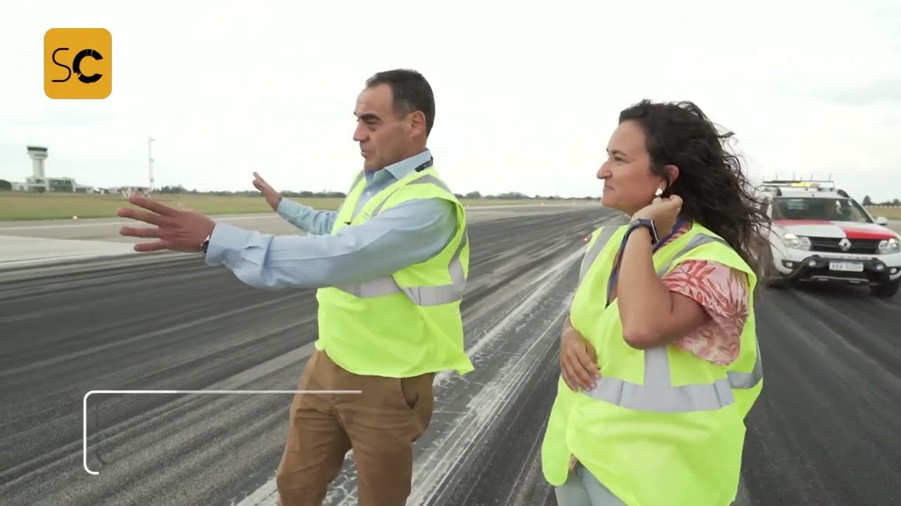 cuanto mide una pista de aterrizaje para aviones