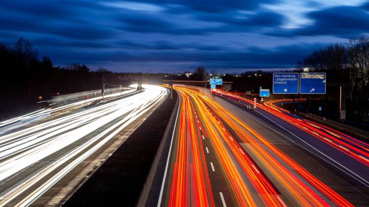 en general las autovías y autopistas son