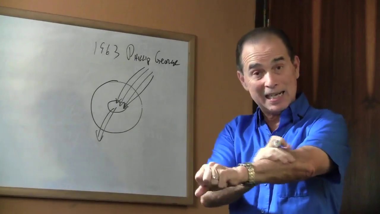 cuanto disminuye el peso en el agua