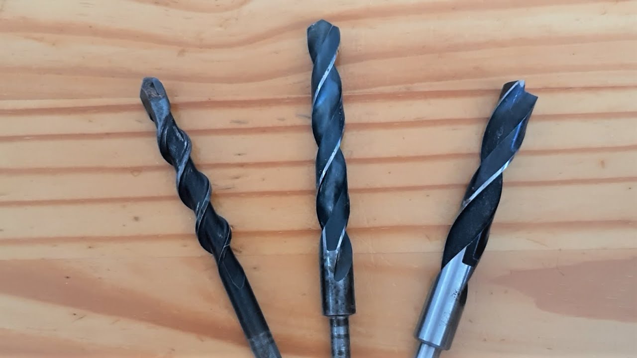 en que difieren el metal y la madera